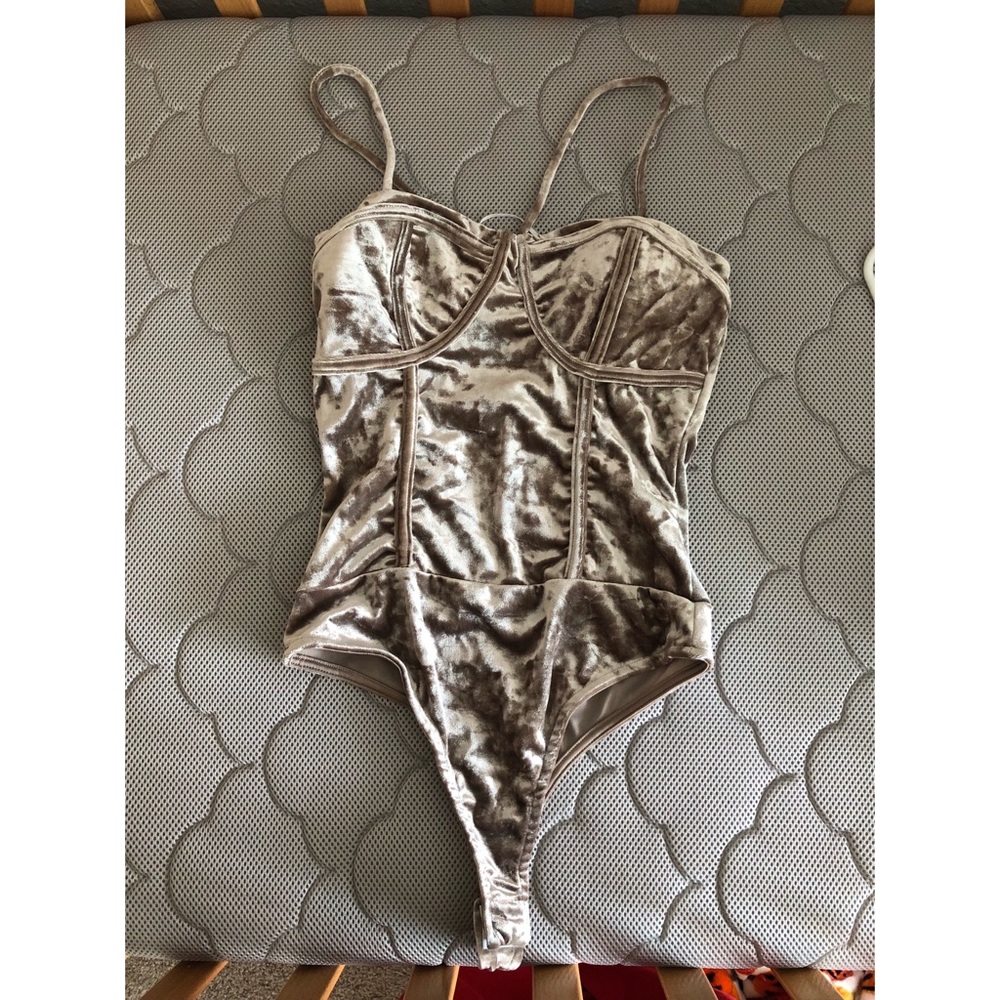 Fashion nova velvet body suit
